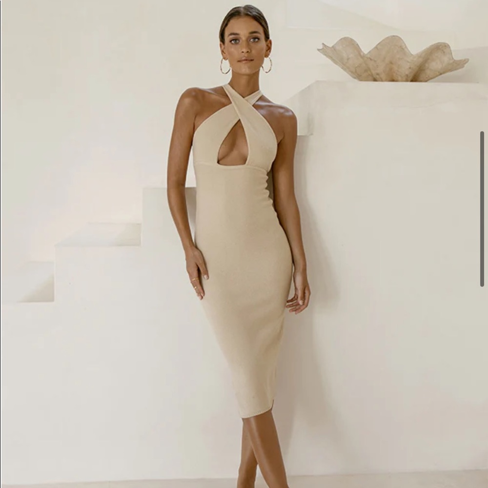 Pampelone Faiza dress in beige